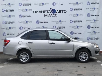 LADA Granta седан 1.6 MT 8кл (87 л. с.)