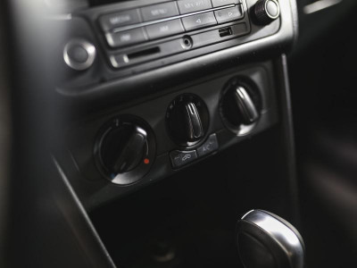 Volkswagen Polo 1.6 MPI AT (105 л.с.)