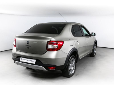 Renault Logan Stepway 1.6 AT (102 л.с.)