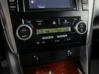 Toyota Camry 2.5 AT (181 л. с.)