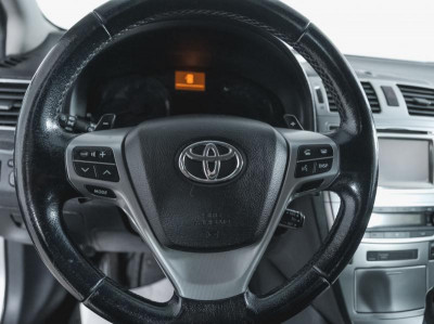 Toyota Avensis 1.8 CVT (147 л. с.)