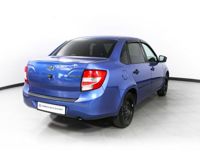 LADA Granta седан 1.6 MT 8кл (87 л. с.)
