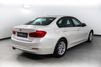 BMW 3 серия 320i AT (184 л. с.)