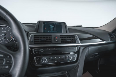 BMW 3 серия 320i AT (184 л. с.)