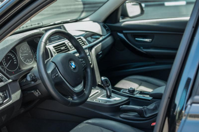 BMW 3 серия 320i AT (184 л. с.)