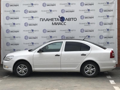 ŠKODA Octavia 1.6 MPI MT (102 л. с.)
