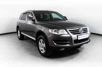 Volkswagen Touareg 3.0d AT (224 л.с.) 4WD