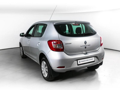 Renault Sandero 1.6 MT (82 л. с.)
