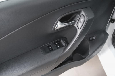 Volkswagen Polo 1.6 MPI AT (110 л. с.)