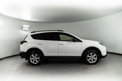 Toyota RAV4 2.0 CVT (146 л. с.)