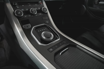 Land Rover Range Rover Evoque 2.2 TD4 9AT (150 л. с.)