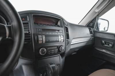 Mitsubishi Pajero 3.8 AT (250 л. с.)