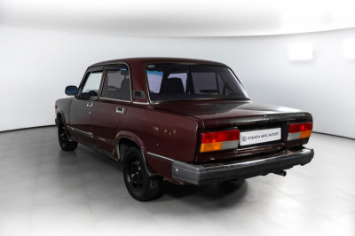 LADA 2107 1.6 MT (75 л. с.)
