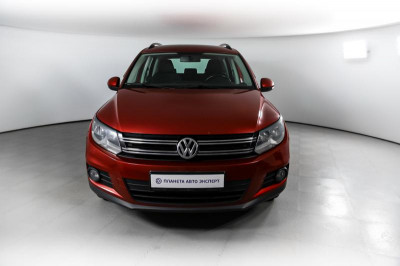 Volkswagen Tiguan 1.4 TSI BlueMotion DSG (150 л. с.)