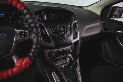 Ford Focus 1.6 PowerShift (105 л. с.)
