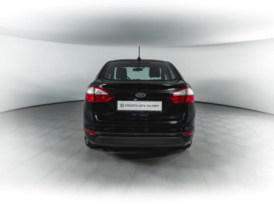 Ford Fiesta Седан 1.6 MT (105 л. с.)