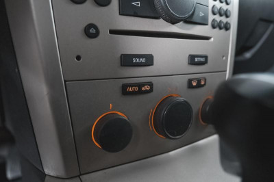 Opel Astra 1.8 AT (140 л. с.)