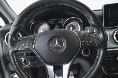 Mercedes-Benz GLA GLA 200 7G-DCT (156 л. с.)