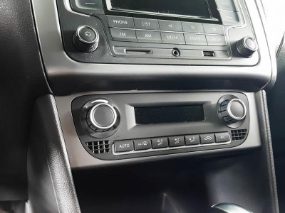 Volkswagen Polo 1.6 MPI AT (110 л. с.)