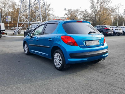 Peugeot 207 1.4 MT (90 л.с.)