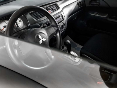 Mitsubishi Lancer 1.6 AT (98 л.с.)