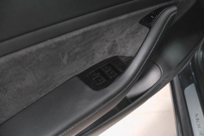 Tesla Model 3 258 кВТ (351 л.с.) полный привод, АКПП
