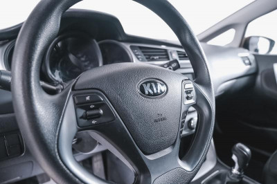 Kia ceed 1.4 MT (100 л. с.)