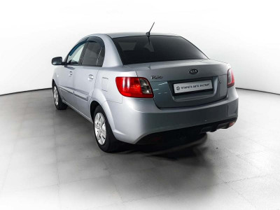 Kia Rio 1.4 MT (97 л. с.)