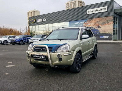 Hyundai Tucson 2.0 MT 4WD (141 л. с.)
