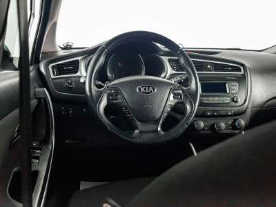 Kia ceed SW 1.6 AT (130 л. с.)