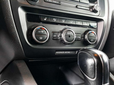 Volkswagen Jetta 1.4 TSI DSG (122 л. с.)