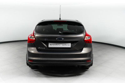 Ford Focus 1.6 MT (125 л. с.)
