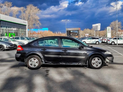 Renault Megane 1.6 MT (113 л. с.)