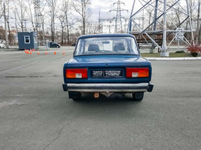 LADA 2105 1.6 MT (75 л. с.)