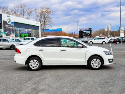 Volkswagen Polo 1.6 MT (105 л. с.)