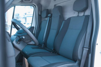Renault Master 2.3 dCi MT RWD L4H3 4500 (125 л. с.'12)